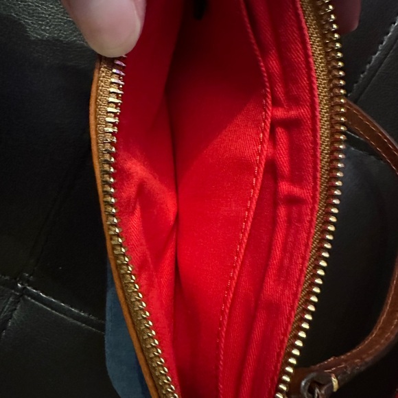 Dooney and Bourke wristlet NWOT - Picture 4 of 4